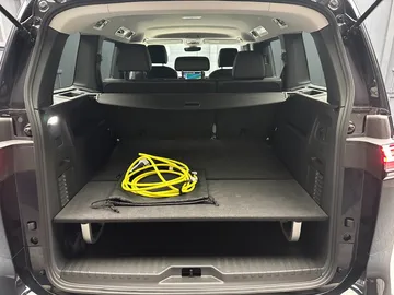 Car image 33