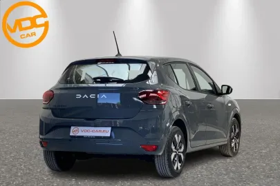 Car image 3