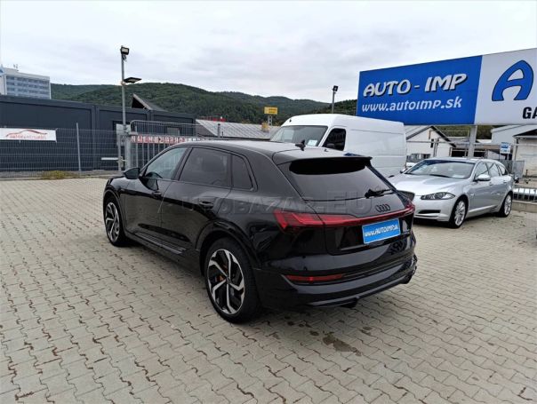 Audi e-tron 55 quattro S-line 300 kW image number 10