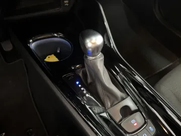 Car image 21