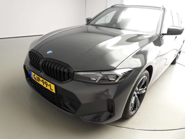 BMW 330 e Touring 215 kW image number 22