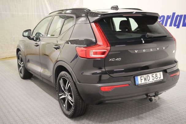 Volvo XC40 Recharge R Hybrid T4 Design 155 kW image number 4