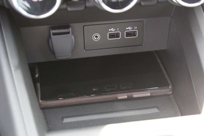 Car image 28