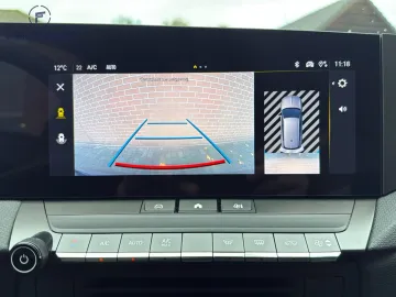 Car image 29