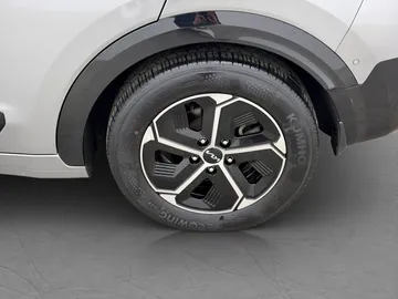 Car image 35