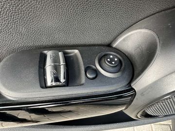 Car image 36