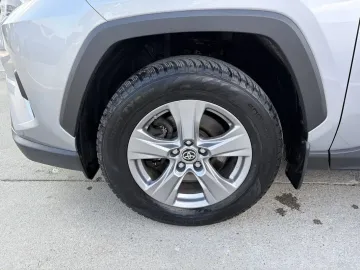 Car image 31