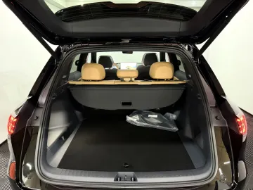 Car image 35