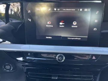 Car image 27
