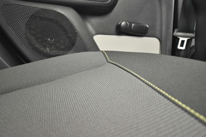 Car image 36