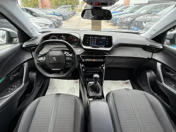 Car image 33