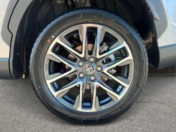 Car image 29