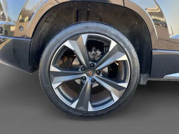 Car image 40
