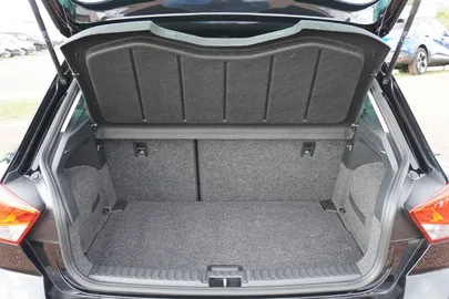 Car image 30