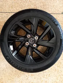 Car image 20