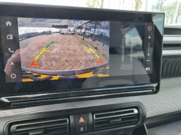 Car image 35
