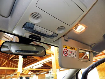 Car image 25