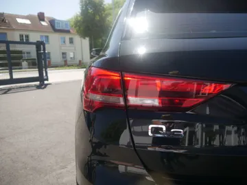 Car image 40