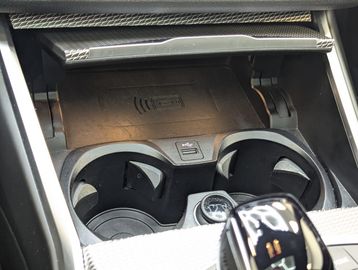 Car image 30