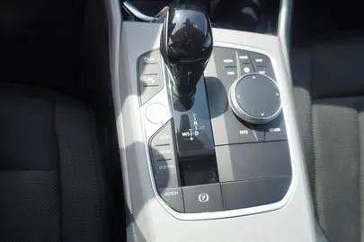Car image 29