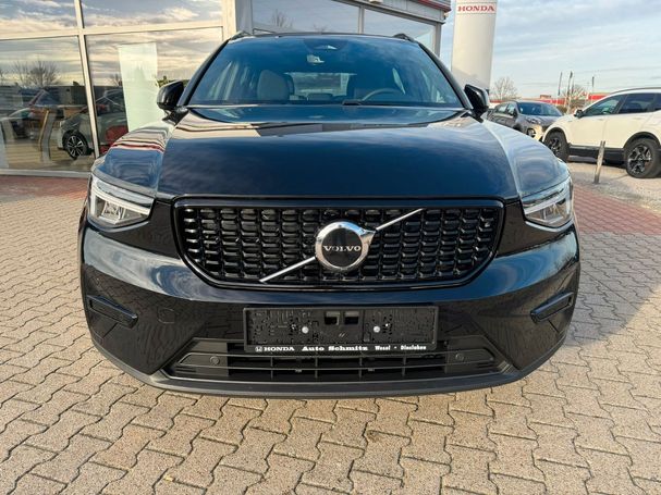 Volvo XC40 B3 Plus Dark 120 kW image number 2