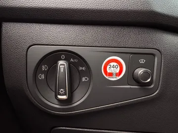 Car image 39