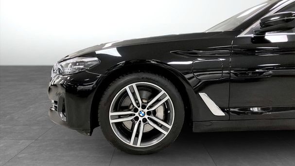 BMW 530i Touring xDrive 185 kW image number 9