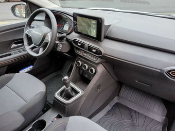 Car image 9