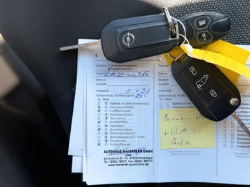 Car image 37