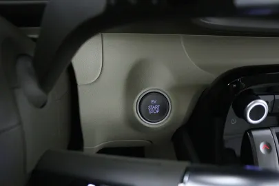 Car image 49