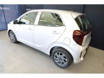 Car image 20
