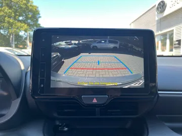 Car image 26