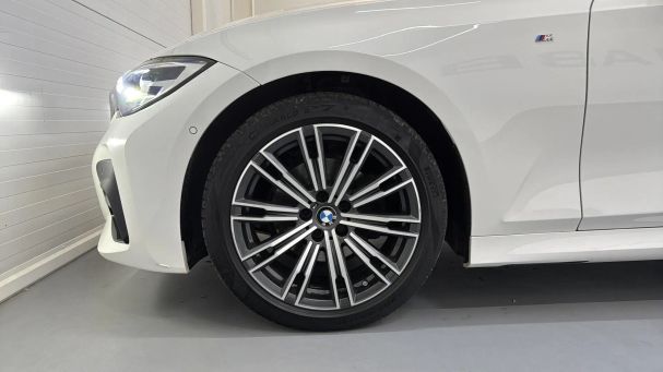 BMW 320d Touring xDrive 140 kW image number 15