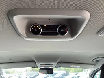 Car image 40