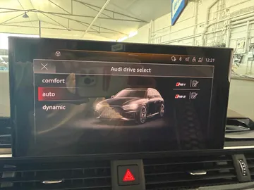 Car image 40