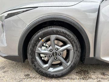 Car image 22