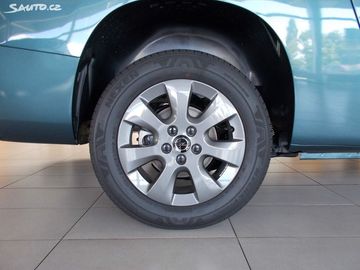 Car image 35