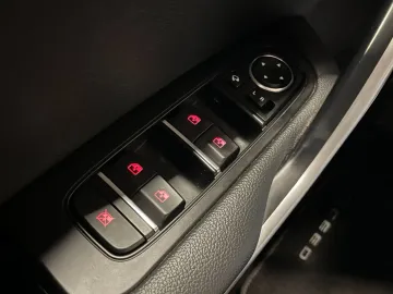 Car image 46