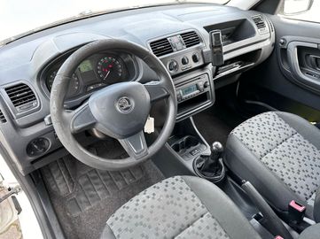 Car image 10