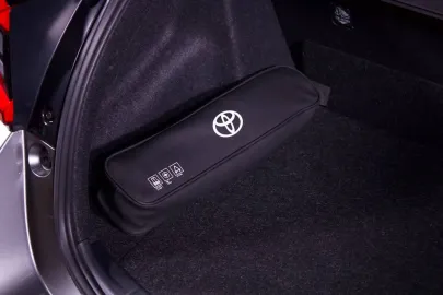 Car image 35