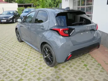 Car image 5