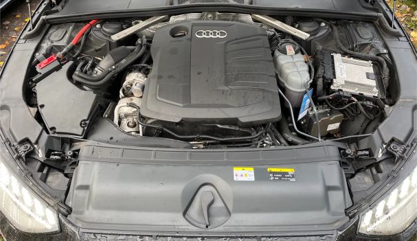 Audi A4 40 TDI quattro S tronic S-line 150 kW image number 24