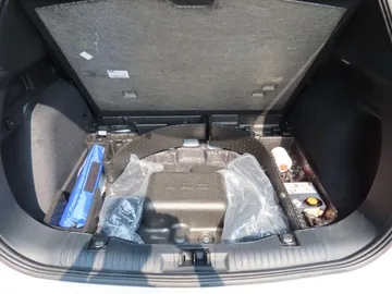 Car image 33
