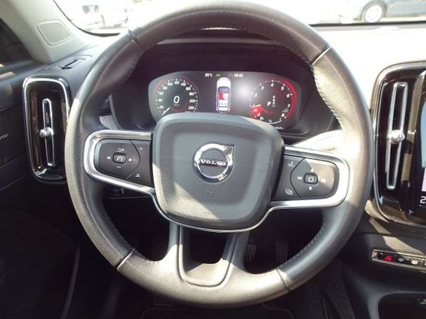 Volvo XC40 T4 Momentum 140 kW image number 14