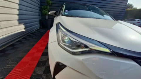 Car image 2