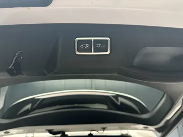 Car image 35