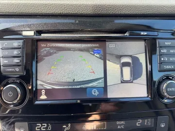 Car image 30