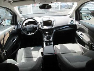 Car image 19