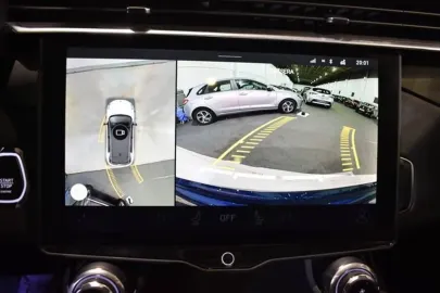 Car image 30