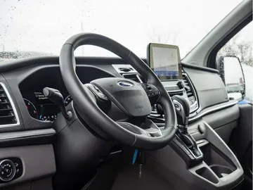 Car image 25